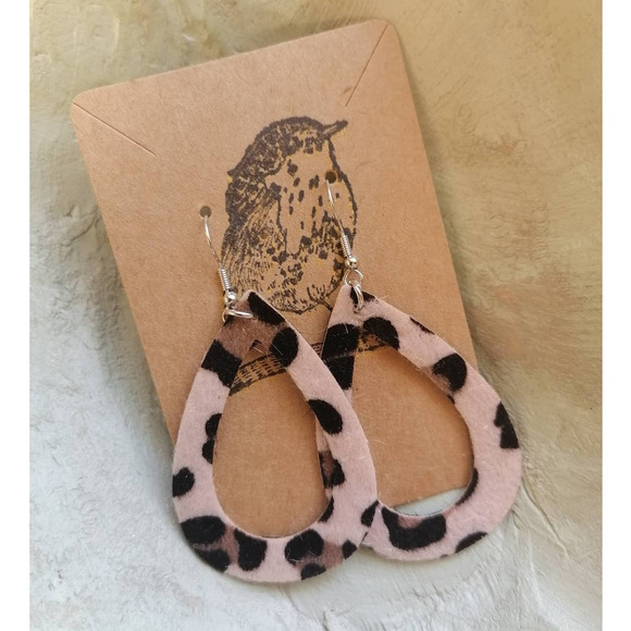 Faux Fur Cheetah Hollow Out Teardrop Dangle Earrings - Picture 8 of 9